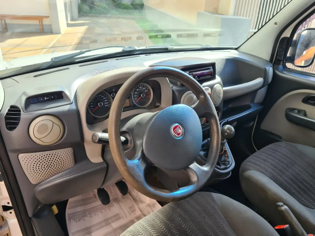 LOTE 001 - FIAT DOBLÔ HLX 1.8 16 V E. TORQUE FLEX