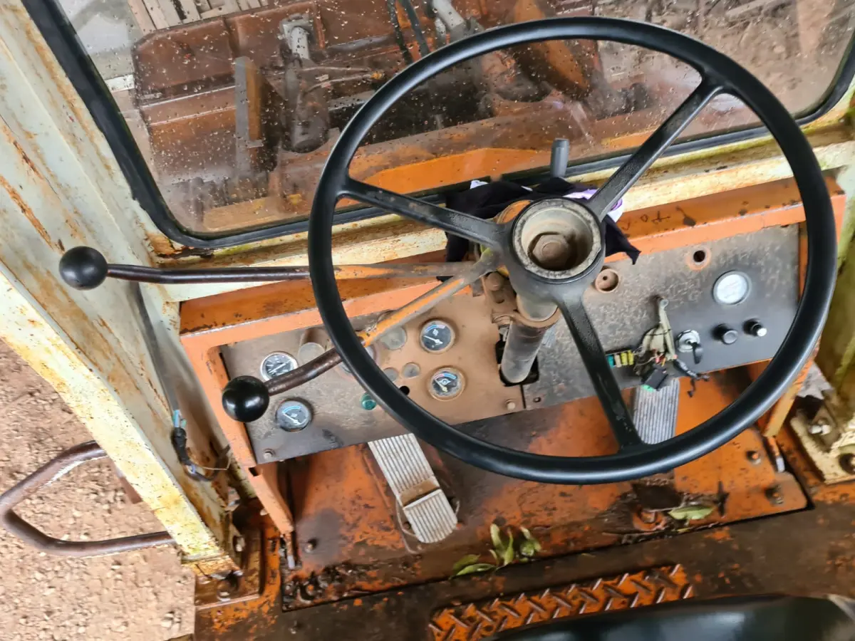 LOTE 003 - Pá-Carregadeira marca Fiatallis . 1997 modelo FR 12B