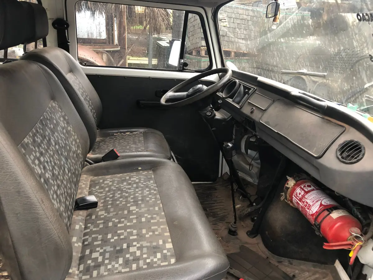 LOTE 002 - KOMBI VOLKSWAGEM 2012/2013