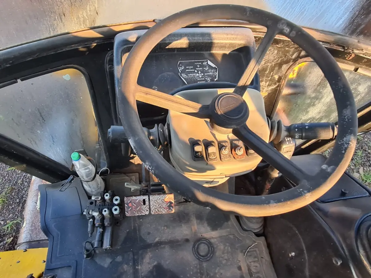 LOTE 008 - Retroescavadeira Randon, RK 406 B, 2013/2013