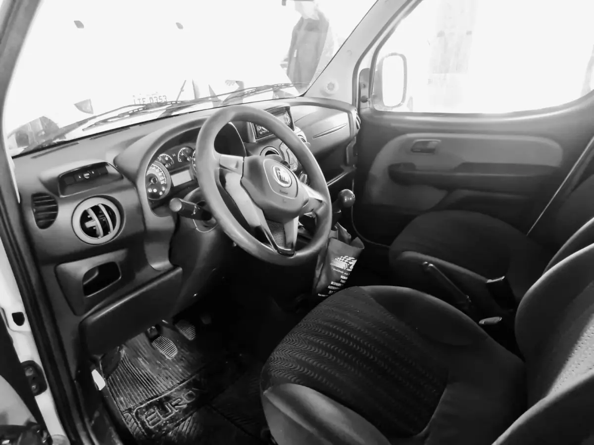 LOTE 004 - FIAT DOBLÔ ESSENCE 1.8 . 2014