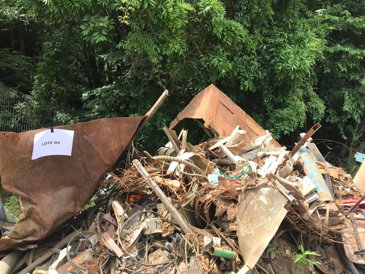 LOTE 004 - Sucata de ferro