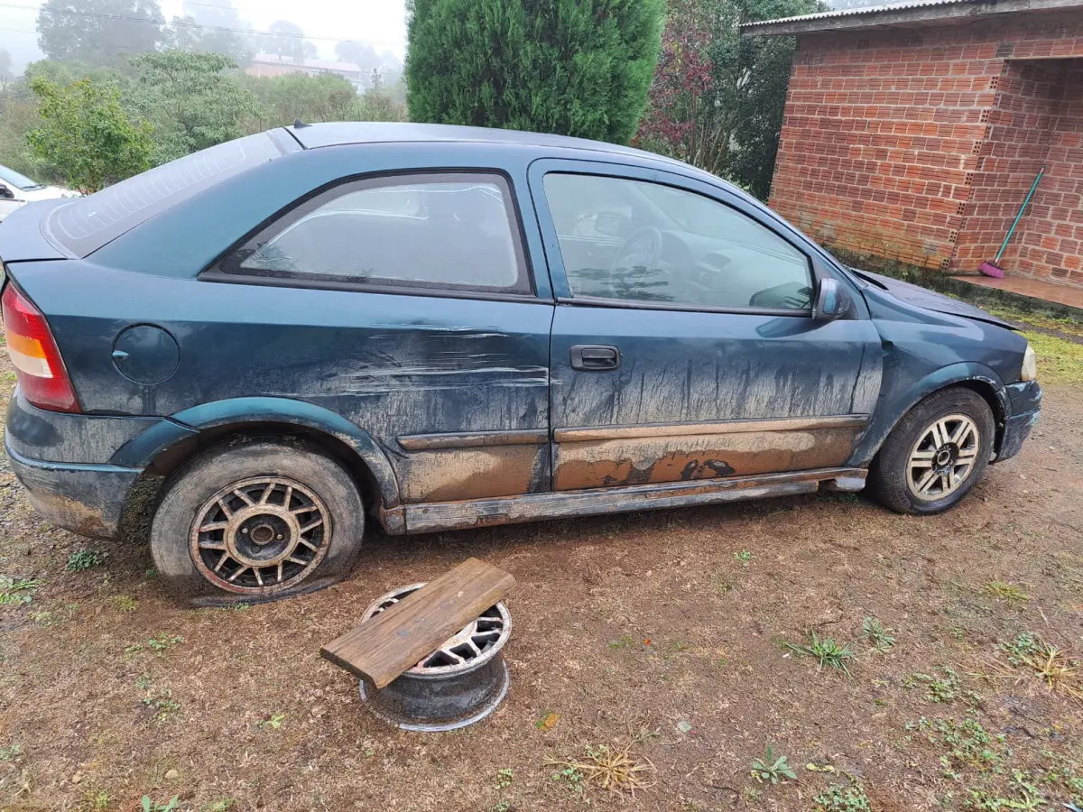 LOTE 000 - GM Astra GL 2000