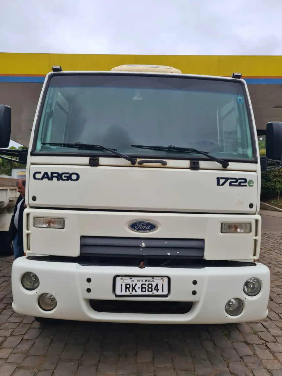 LOTE 004 - CAMINHÃO Ford Cargo 1722E, branco, 2010/2011