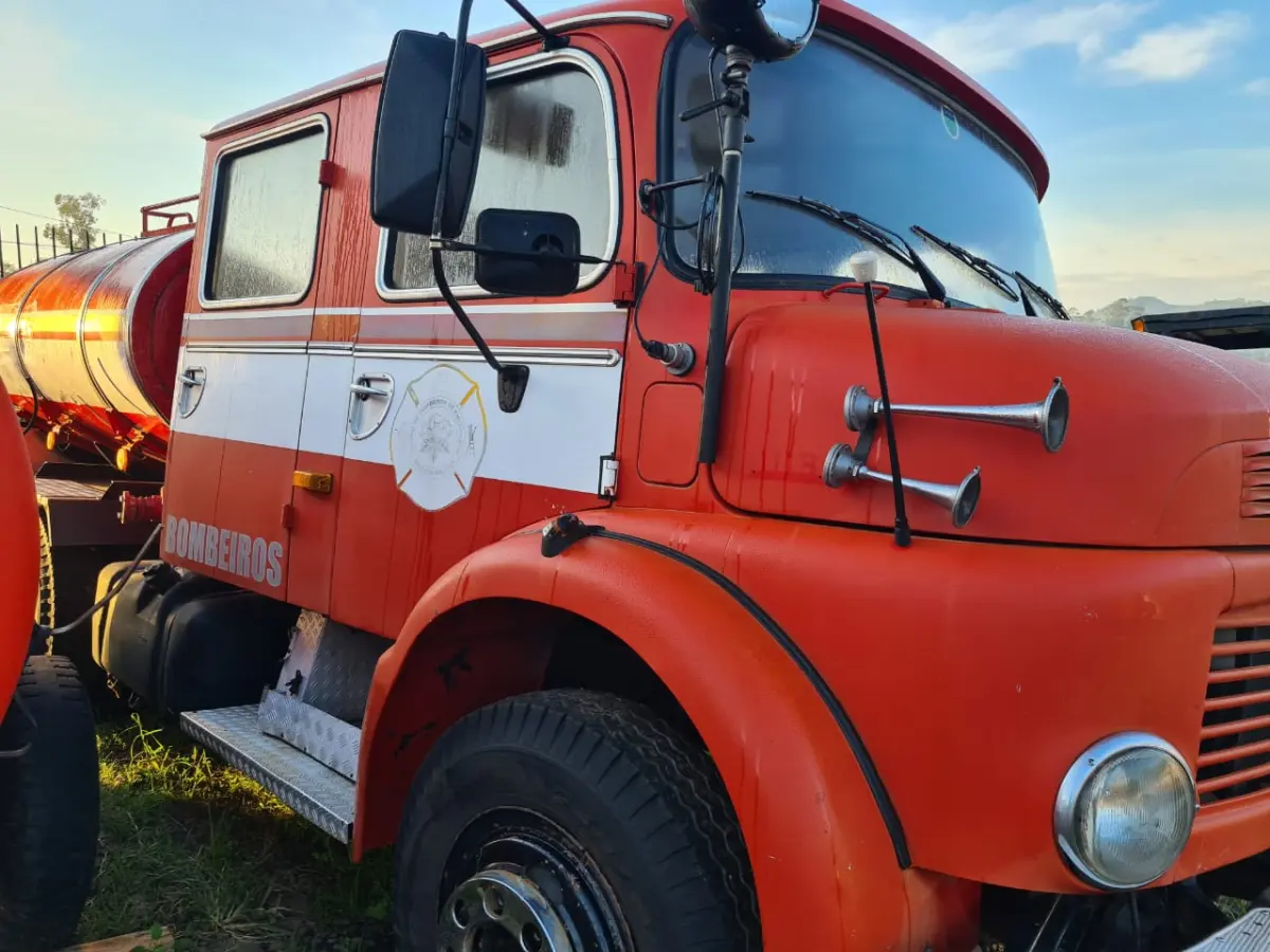 LOTE 006 - Caminhão Mercedes Benz 1113 (alemão 92 CV) 1972