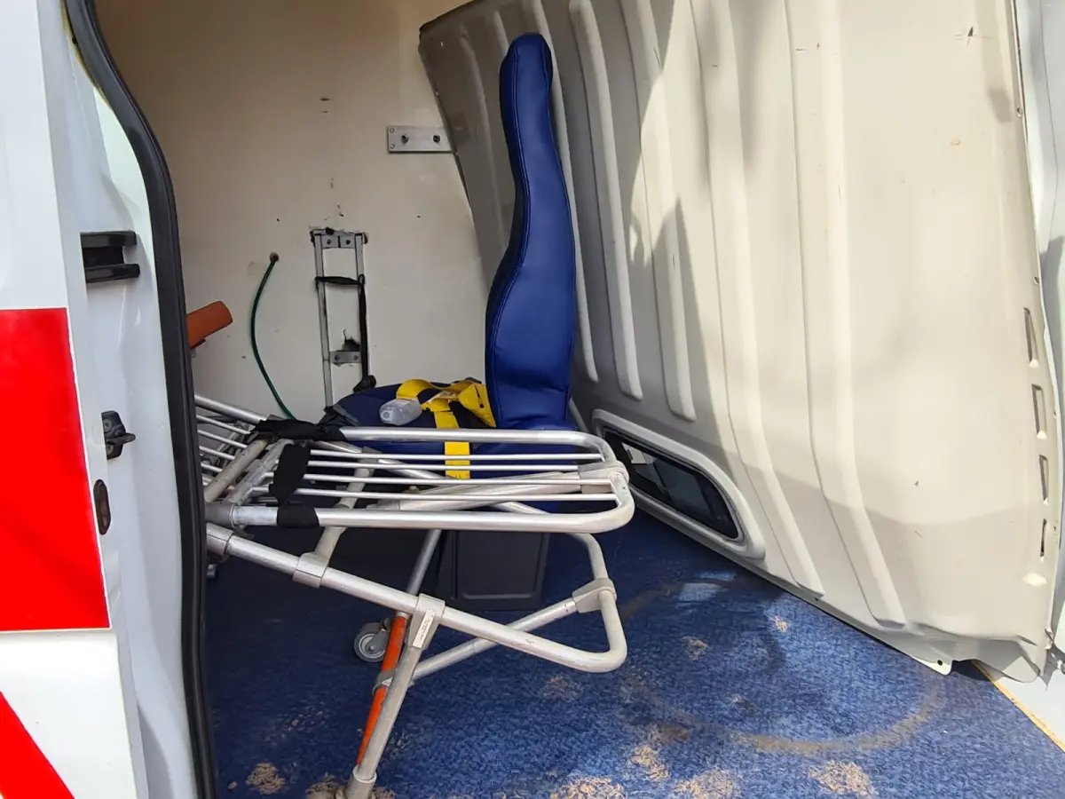 LOTE 002 - AMBULÂNCIA RENAULT MASTER 2.3 DCI, ano 2013 e modelo 2014