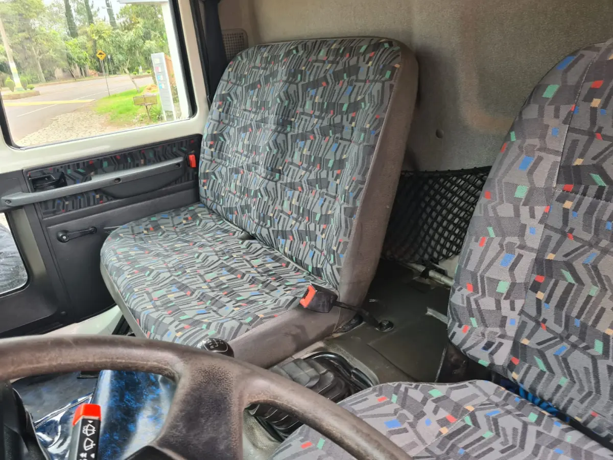 LOTE 004 - CAMINHÃO Ford Cargo 1722E, branco, 2010/2011