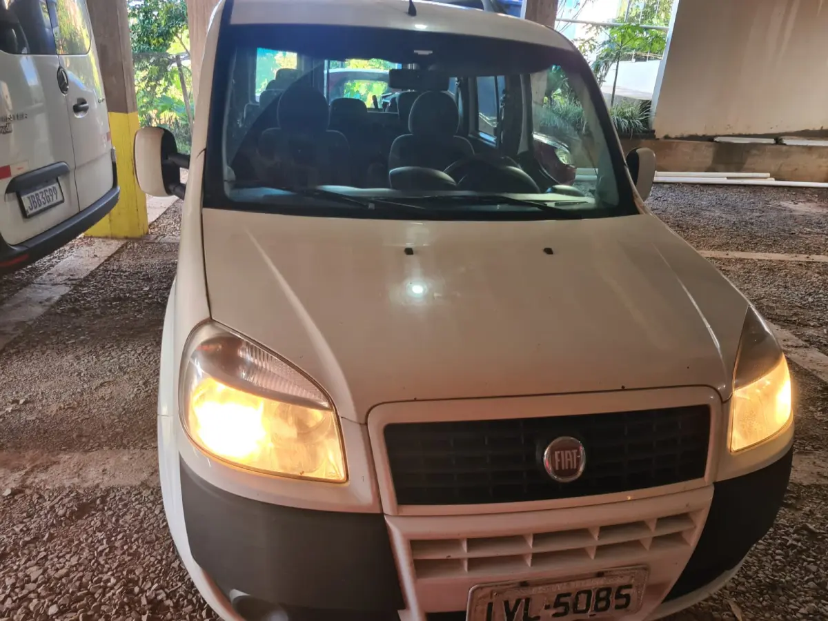 LOTE 004 - FIAT DOBLÔ ESSENCE 1.8 . 2014