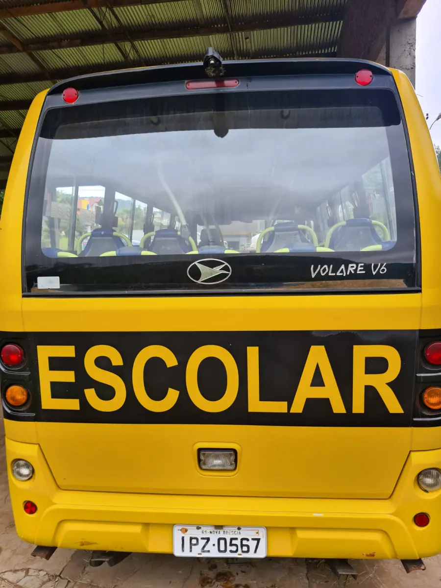 LOTE 009 - MICROÔNIBUS ESCOLAR – IPZ – 0567 – Marcopolo Volare V6 Escolarbus MWM; 2008/2008, amarelo