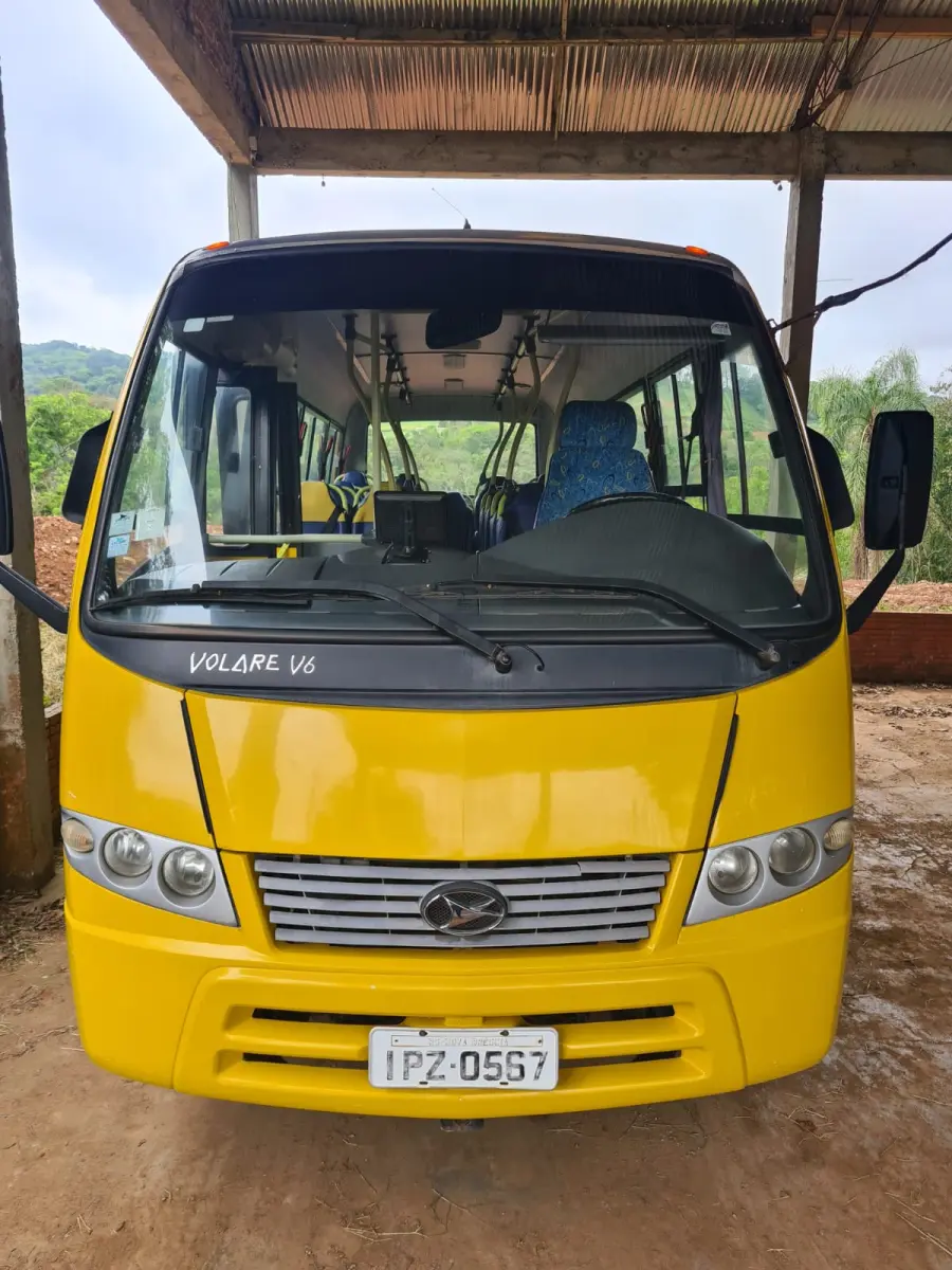 LOTE 009 - MICROÔNIBUS ESCOLAR – IPZ – 0567 – Marcopolo Volare V6 Escolarbus MWM; 2008/2008, amarelo