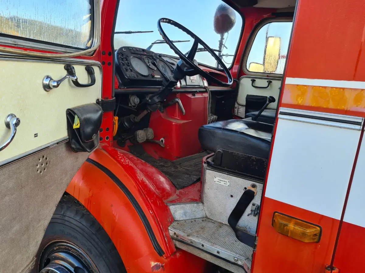 LOTE 006 - Caminhão Mercedes Benz 1113 (alemão 92 CV) 1972