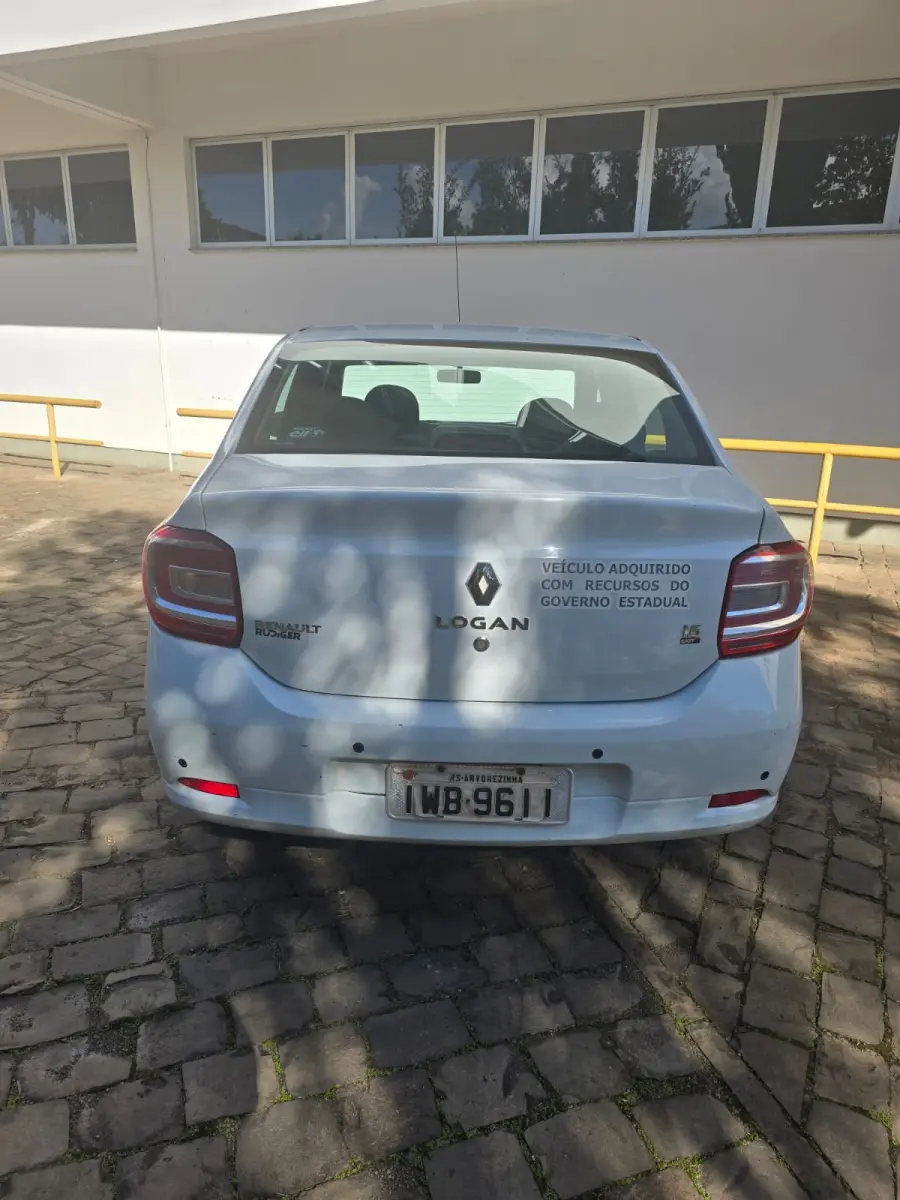 LOTE 012 - LOGAN Renoult EXPR 16 R, de cor branca, Ano/Modelo: 2014/2014