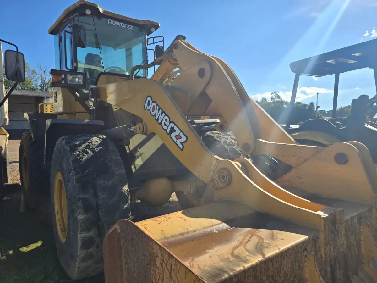 LOTE 005 - 01 Pá Carregadeira 936A, Power ZZ, Ano/Modelo 2017