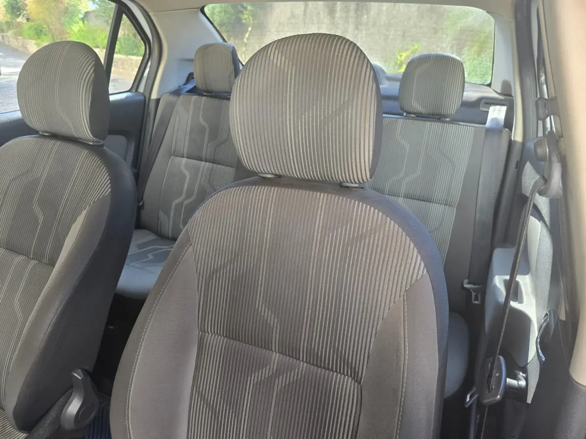 LOTE 012 - LOGAN Renoult EXPR 16 R, de cor branca, Ano/Modelo: 2014/2014