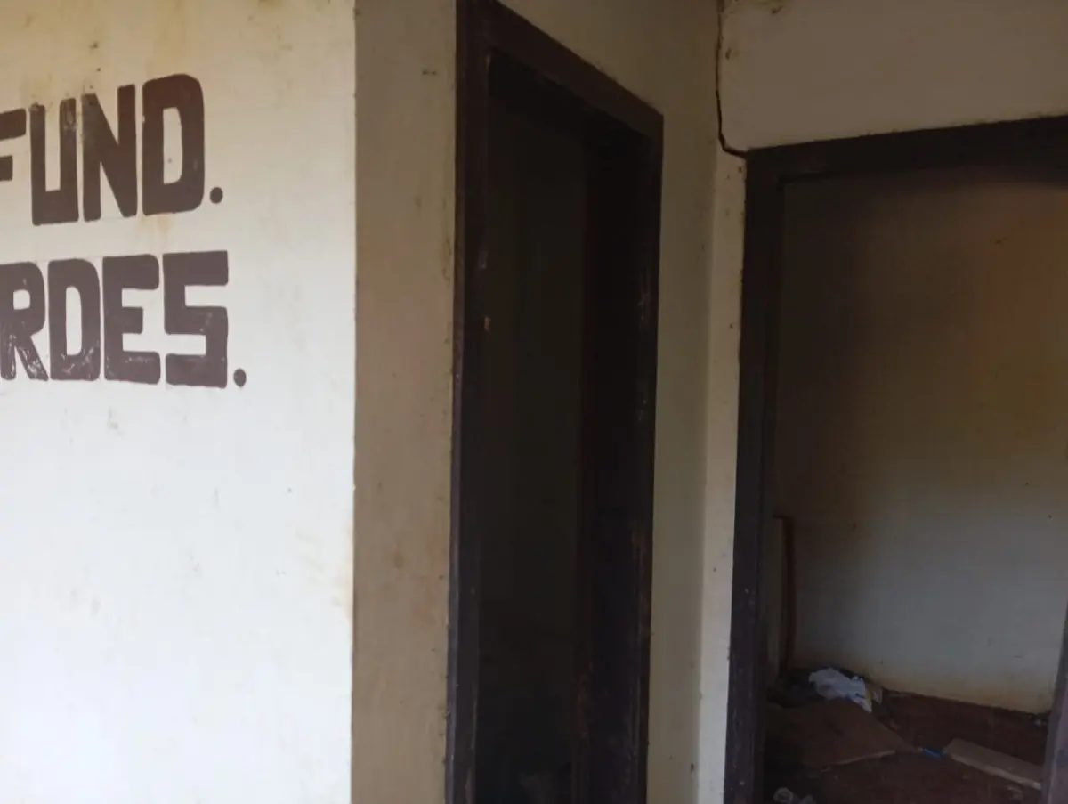 LOTE 027 - Um prédio de alvenaria (somente a Escola) medindo 45 m2, (Patrimônio nº 5826), na Linha Sexta Gruta, denominada de Escola Nossa Senhora de Lurdes em Arvorezinha/RS