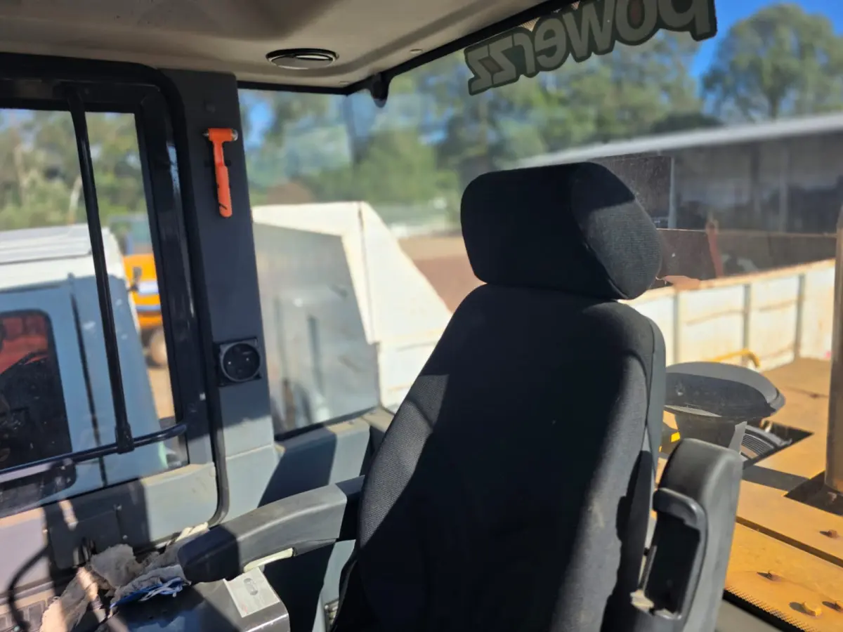 LOTE 005 - 01 Pá Carregadeira 936A, Power ZZ, Ano/Modelo 2017