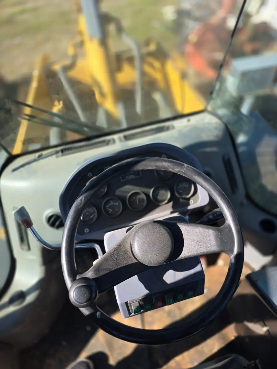 LOTE 005 - 01 Pá Carregadeira 936A, Power ZZ, Ano/Modelo 2017