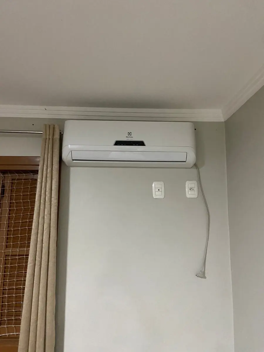 LOTE 001 - Aparelho de ar condicionado, Electrolux, ECOTURBO, 9.000 BTUS