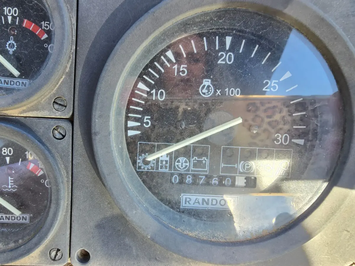 LOTE 015 - Retroescavadeira, marca Randon 2013