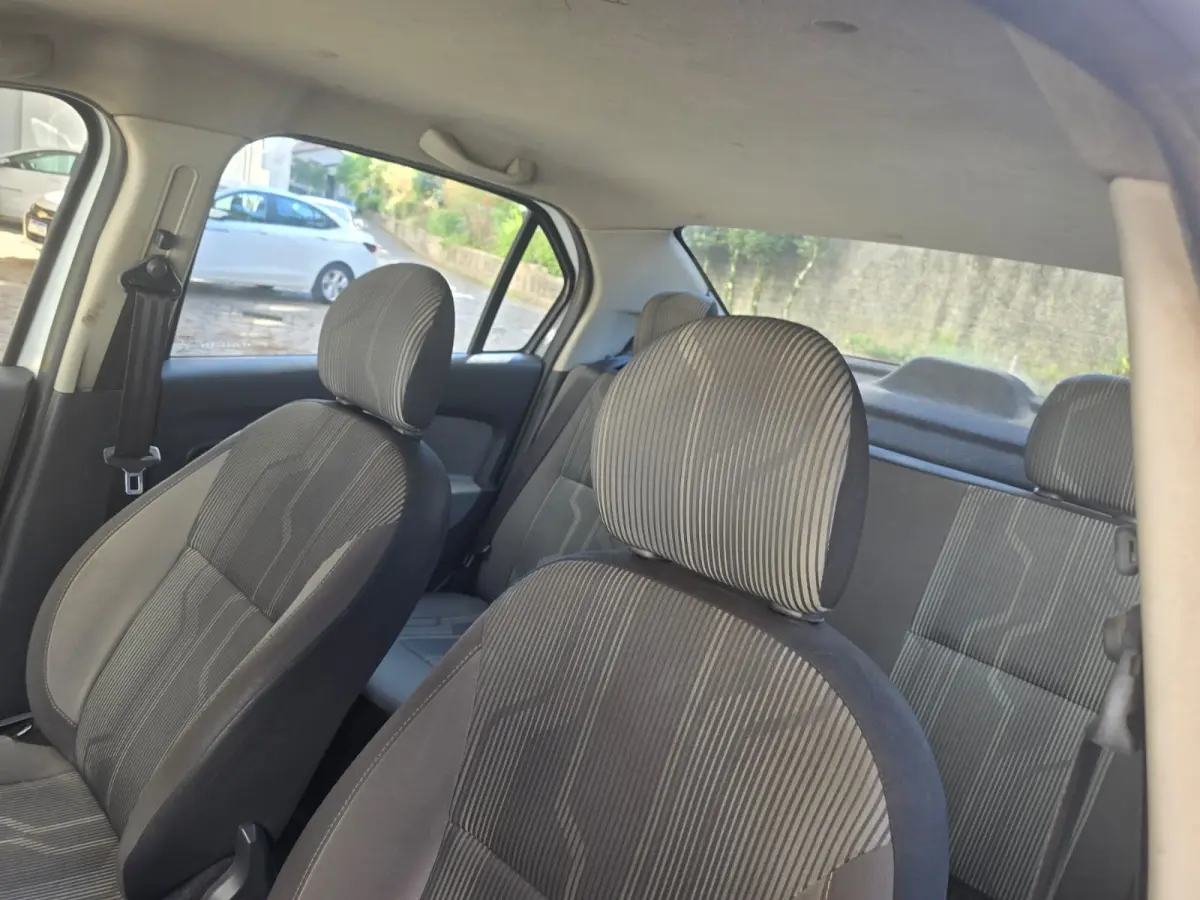 LOTE 012 - LOGAN Renoult EXPR 16 R, de cor branca, Ano/Modelo: 2014/2014