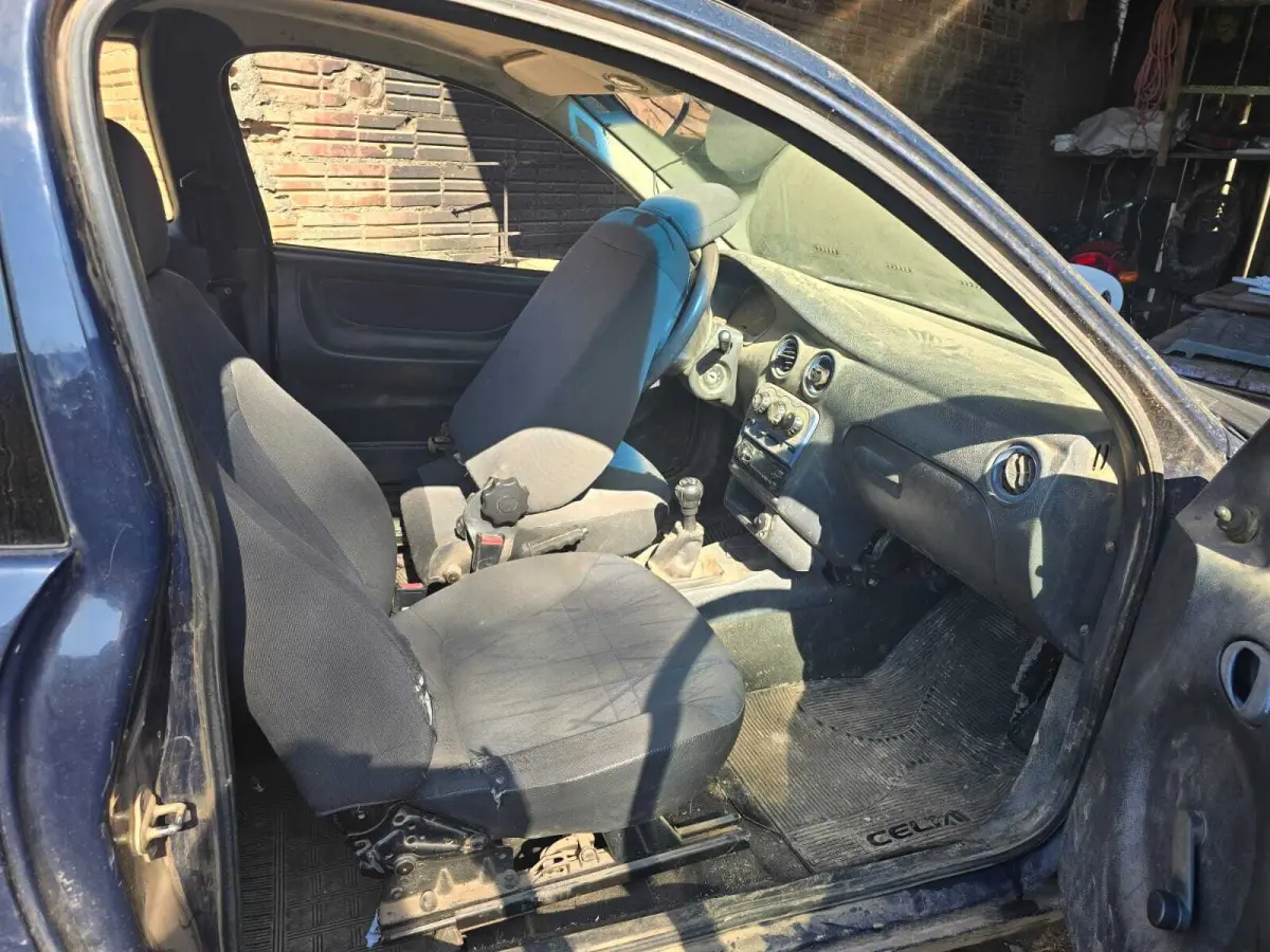 LOTE 002 - GM/CELTA . 2003/2004