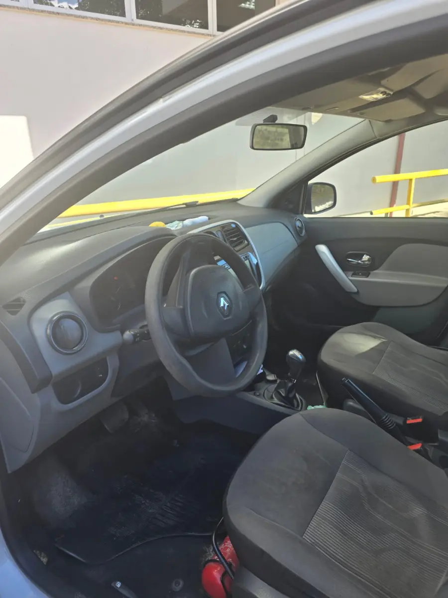 LOTE 012 - LOGAN Renoult EXPR 16 R, de cor branca, Ano/Modelo: 2014/2014