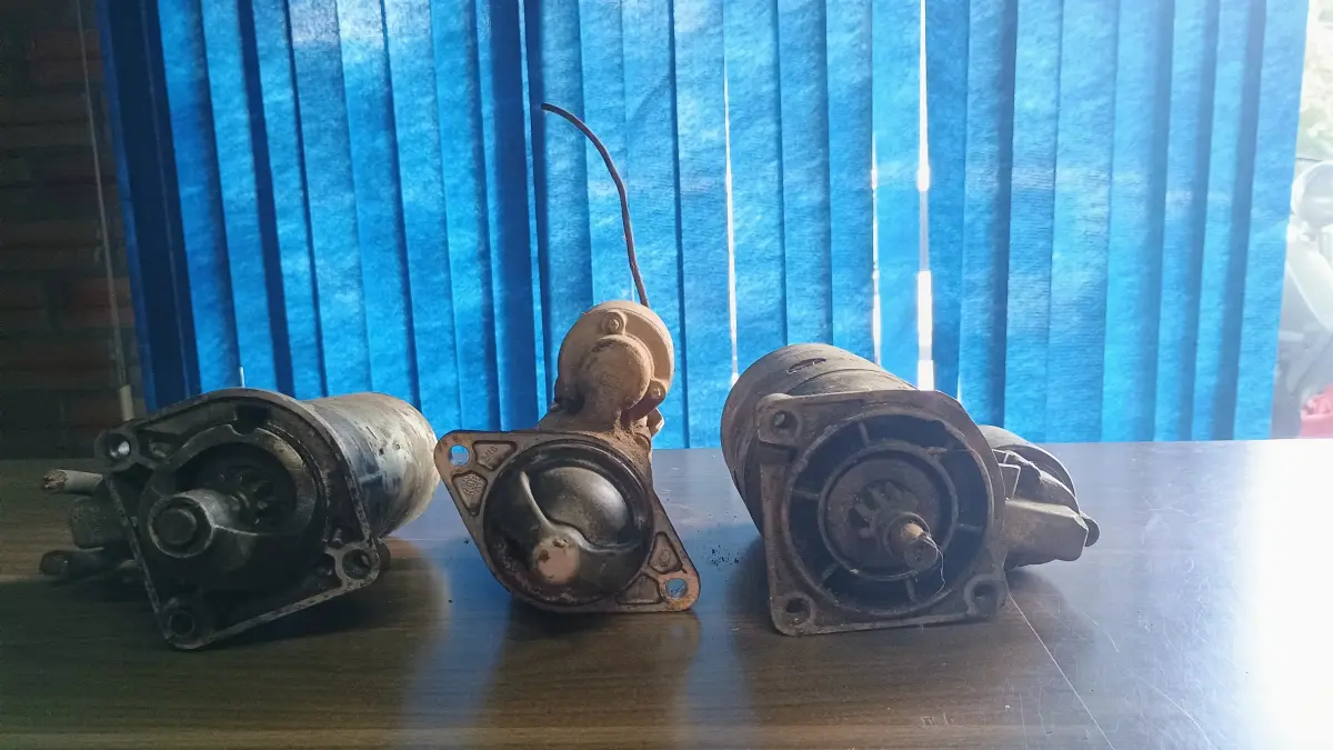 LOTE 006 - 3  Motores de partida, sendo 02 para motor AP e 01 para motor do corsa