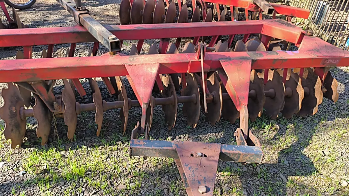 LOTE 033 - GRADE NIVELADORA