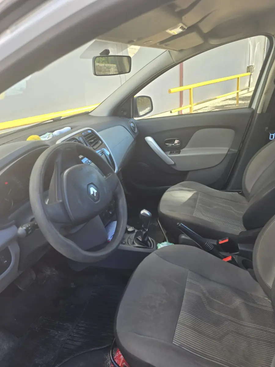 LOTE 012 - LOGAN Renoult EXPR 16 R, de cor branca, Ano/Modelo: 2014/2014