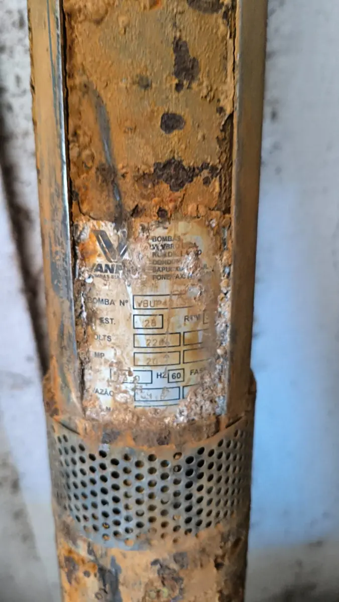 LOTE 039 - BOMBA SUBMERSA VAMBRO 1,5CV 28 ESTÁGIOS