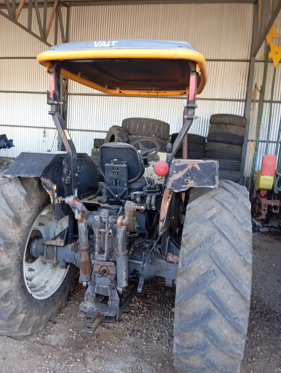 LOTE 008 - Trator Agrícola, marca Valtra A 950, Ano/Modelo: 2016