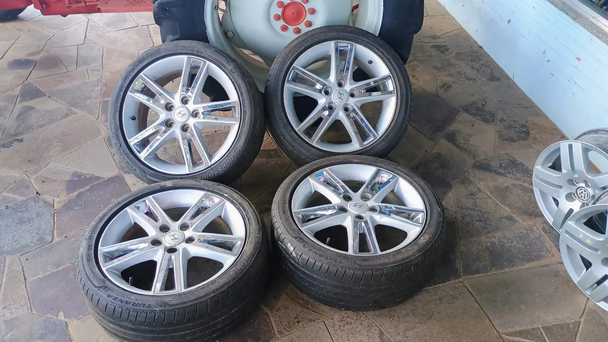 LOTE 001 - 4  Rodas de liga leve hyundai I30, aro 17