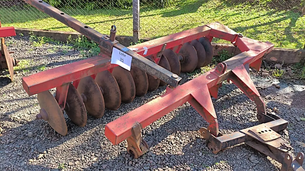 LOTE 035 - GRADE NIVELADORA