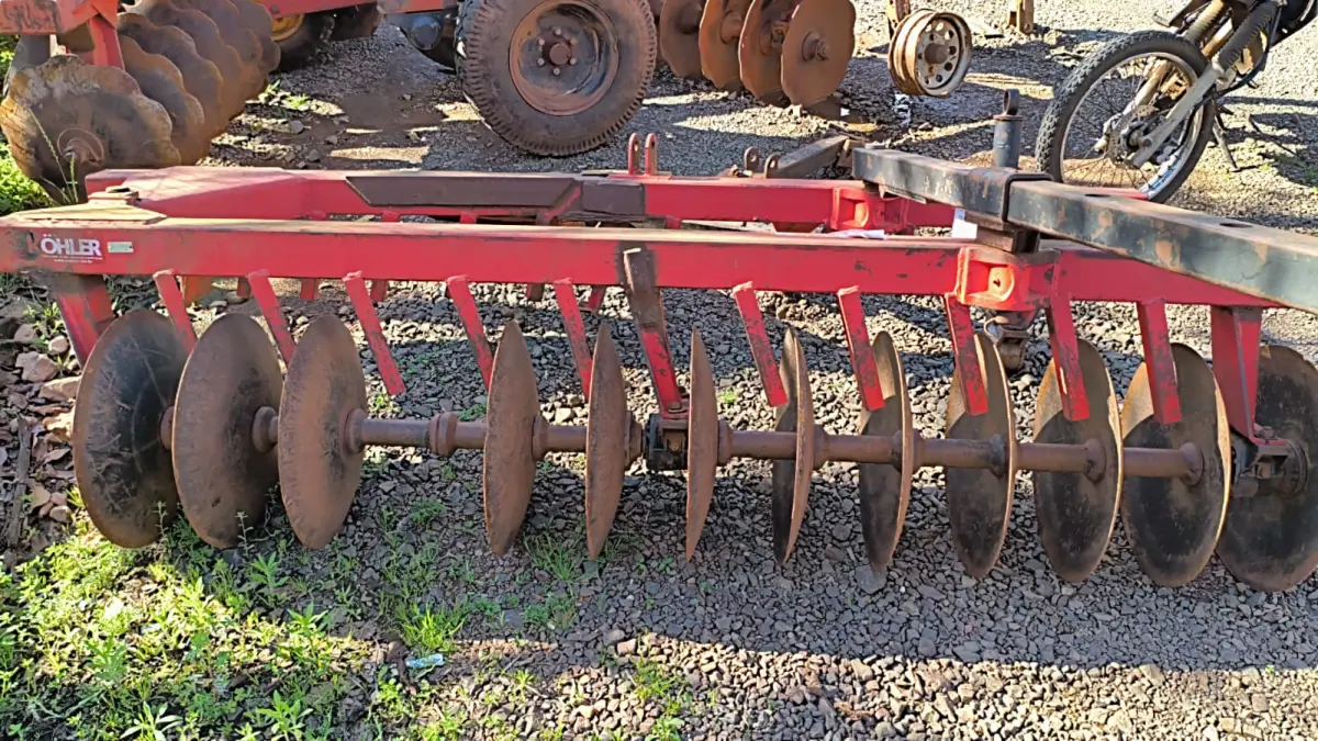 LOTE 035 - GRADE NIVELADORA