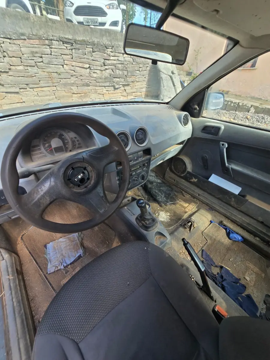 LOTE 002 - VOLKSWAGEN GOL 1.0 GIV, 2008/2009, Prata