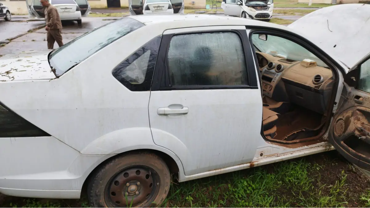 LOTE 034 - FORD/FIESTA SEDAN 1.6 FLEX, placa: IUF-4184, ano/modelo: 13/13