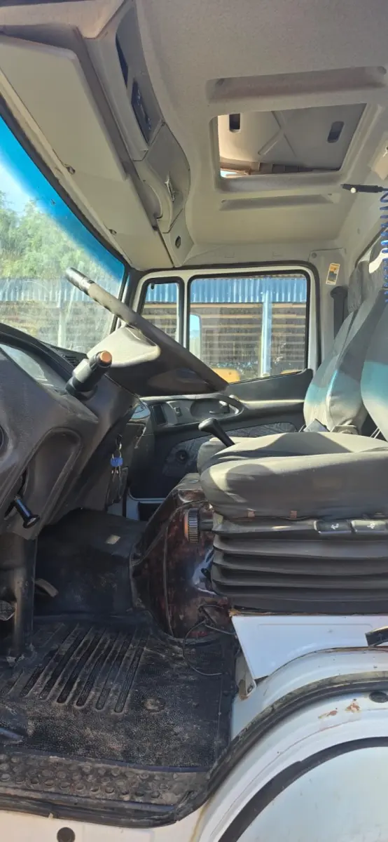 LOTE 013 - Caminhão Mercedes Benz Atron 2729 K 6x4, 2014/2014