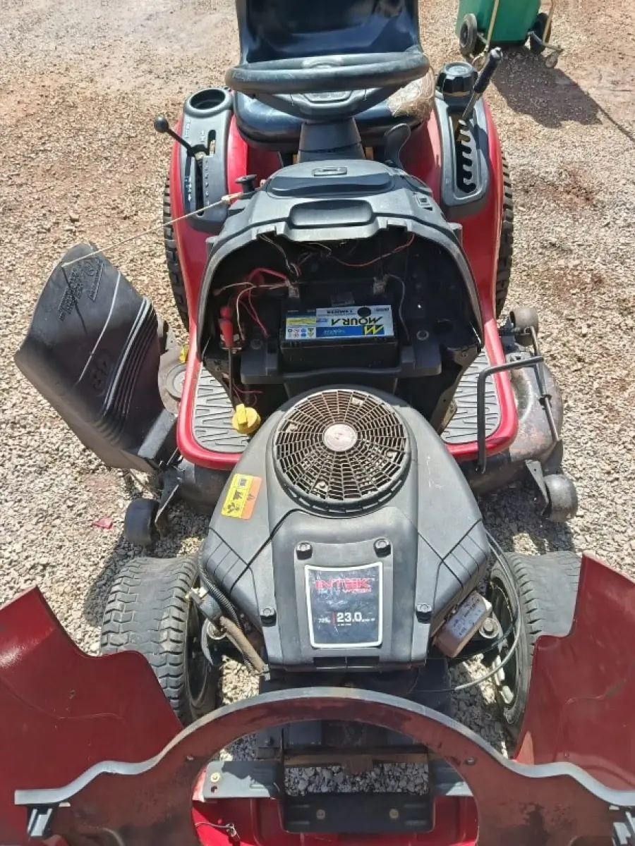 LOTE 001 - Cortador de grama Yard King – COR0001