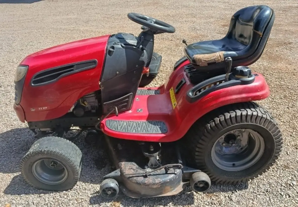 LOTE 001 - Cortador de grama Yard King – COR0001