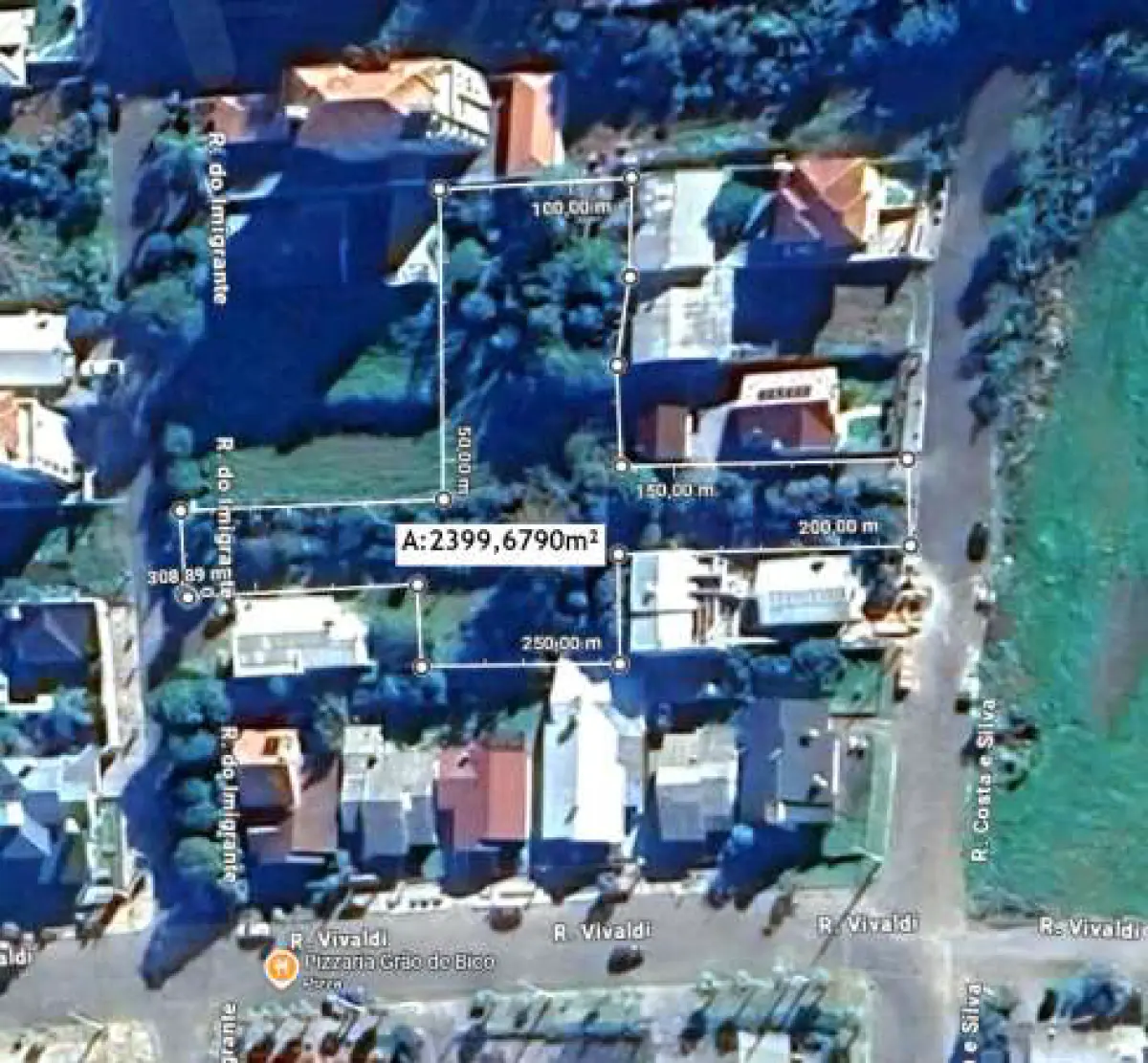 LOTE 011 - TERRENO URBANO, localizado na quadra “B”, do Desmembramento Assoni, área de 2.399,6790m² , em Serafina Corrêa/RS, na Rua do Imigrante, no lado par da numeração, com frente também para com a Rua Costa e Silva
