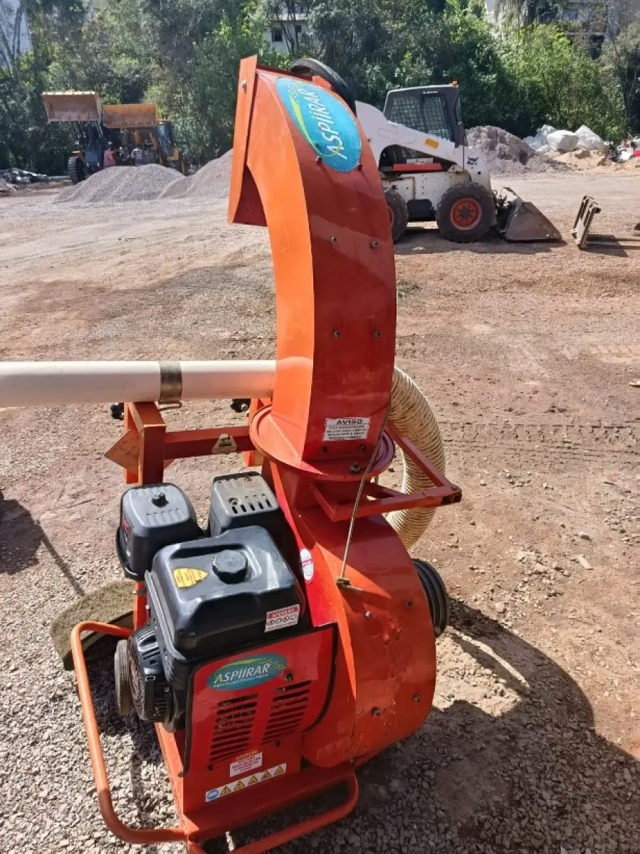 LOTE 002 - Aspirador de folhas Truck 200 GX390 – ASP0001.