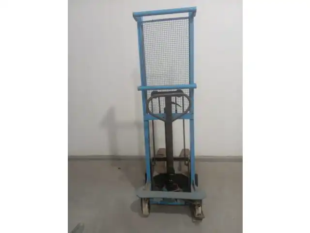 Empilhadeiras Manuais, Carrinhos de Carga, Refrigerador expositor vertical