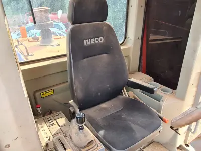 LOTE 001 - MOTONIVELADORA MARCA FIAT ALLIS, ano e modelo 2002, cor laranja, 20T/140CV