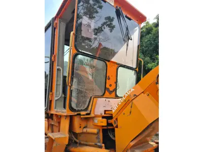 LOTE 001 - MOTONIVELADORA MARCA FIAT ALLIS, ano e modelo 2002, cor laranja, 20T/140CV, cor laranja,