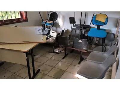 LOTE 007 - MOBILIÁRIO EM GERAL, MÁQUINAS E FERRAMENTAS