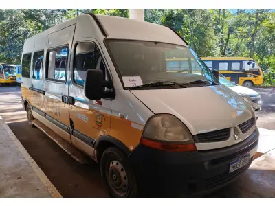 LOTE 019 - MICROONIBUS RENAULT MASTER EUROLAF P, ANO 2013, COR BRANCA, E RÁDIO AUTOMOTIVO MARCA CINOY