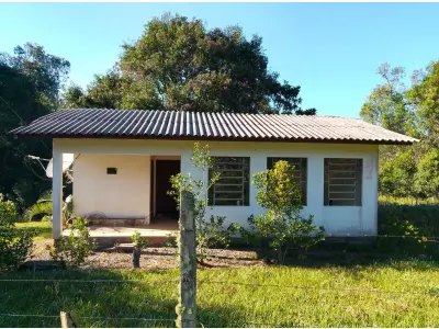 LOTE 024 - Um prédio de alvenaria (somente a Escola), medindo 49,50 m2, (Patrimônio nº sem registro), construída dentro da Matrícula nº 5.467 de propriedade de Argemiro Fernandes de Lima, na Linha Campo Bonito, denominada de Escola D. Pedro I em Arvorezinha/RS