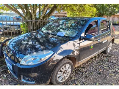 LOTE 015 - AUTOMÓVEL RENAULT SANDERO PRI 16HP, ANO 2013, COR PRETA,