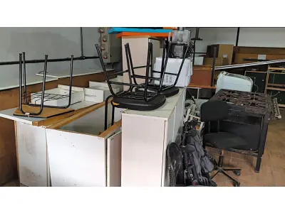 LOTE 001 - MOBILIÁRIO EM GERAL E APARELHOS DOMÉSTICOS