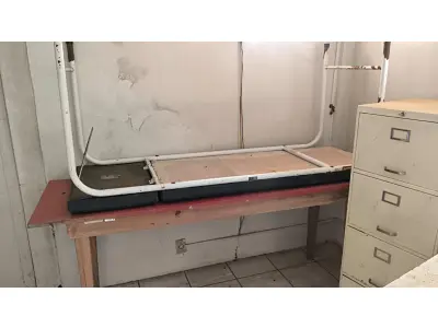 LOTE 007 - MOBILIÁRIO EM GERAL, MÁQUINAS E FERRAMENTAS